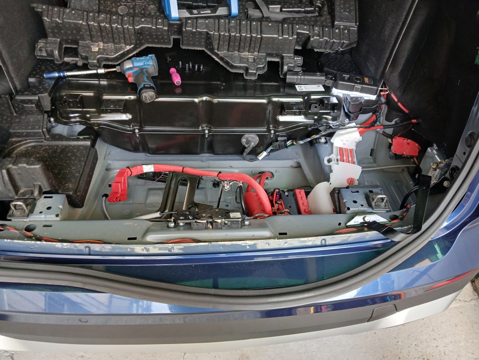 사하구 다대동 BMW X3 하이브리드 배터리 교체 작업 사진